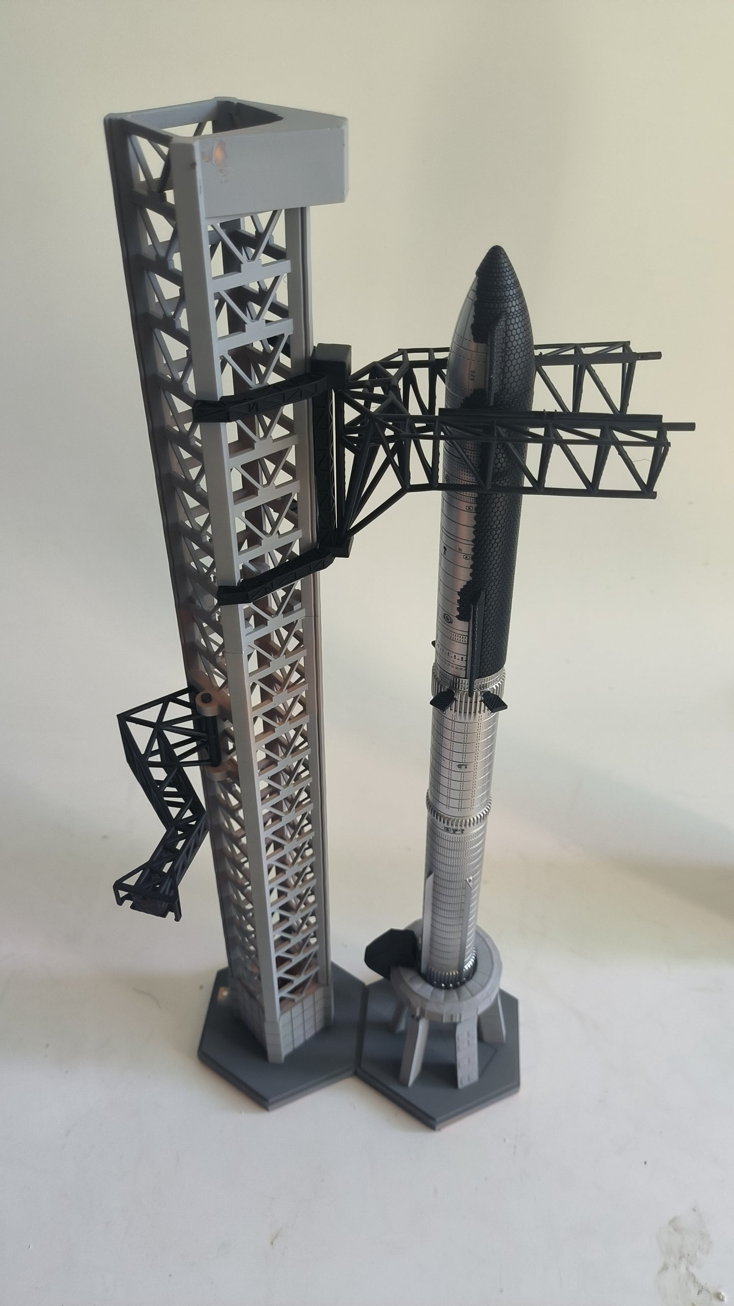 SpaceX Starship model 1:350 17.3 inches