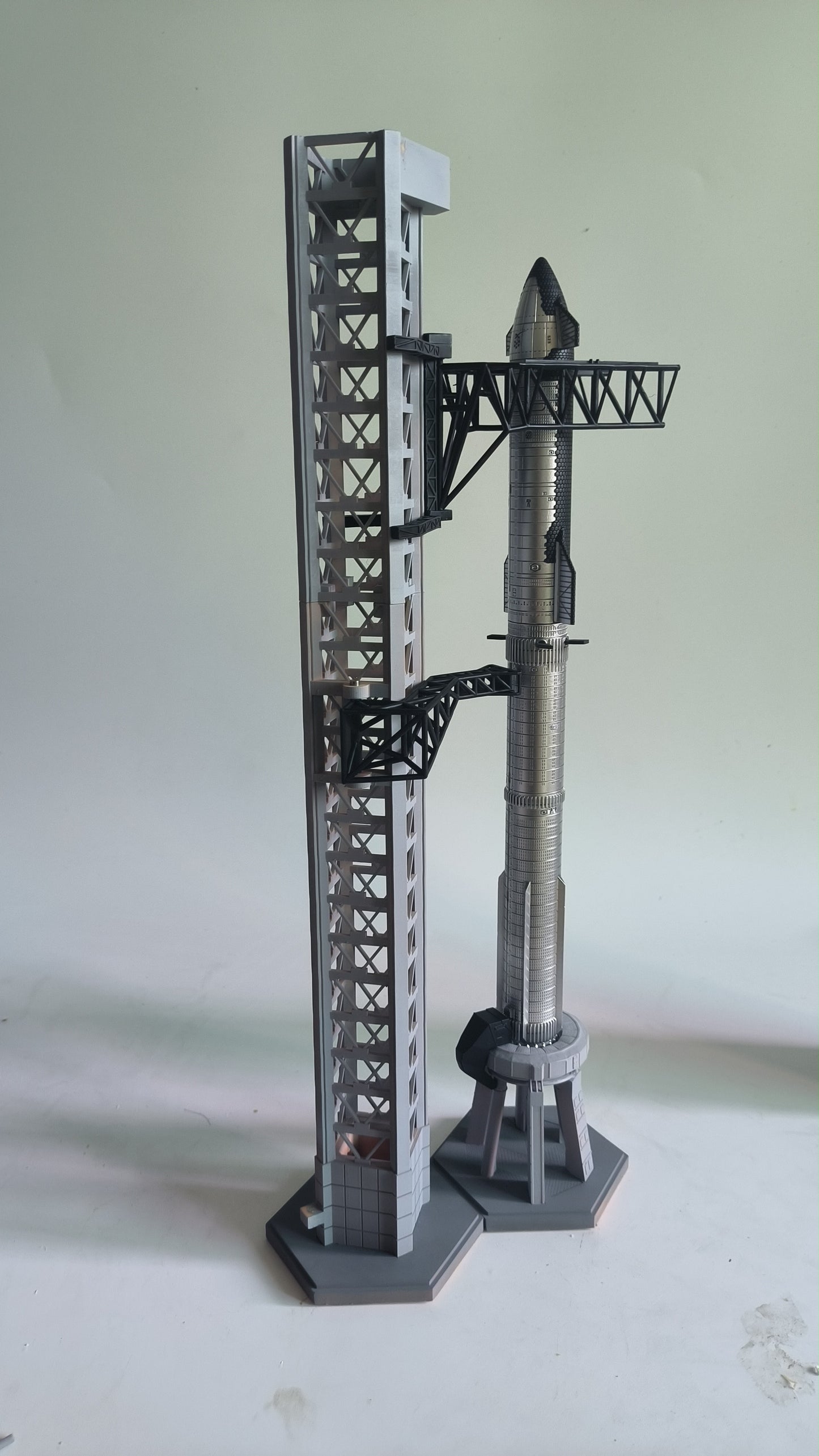 SpaceX Starship model 1:350 17.3 inches