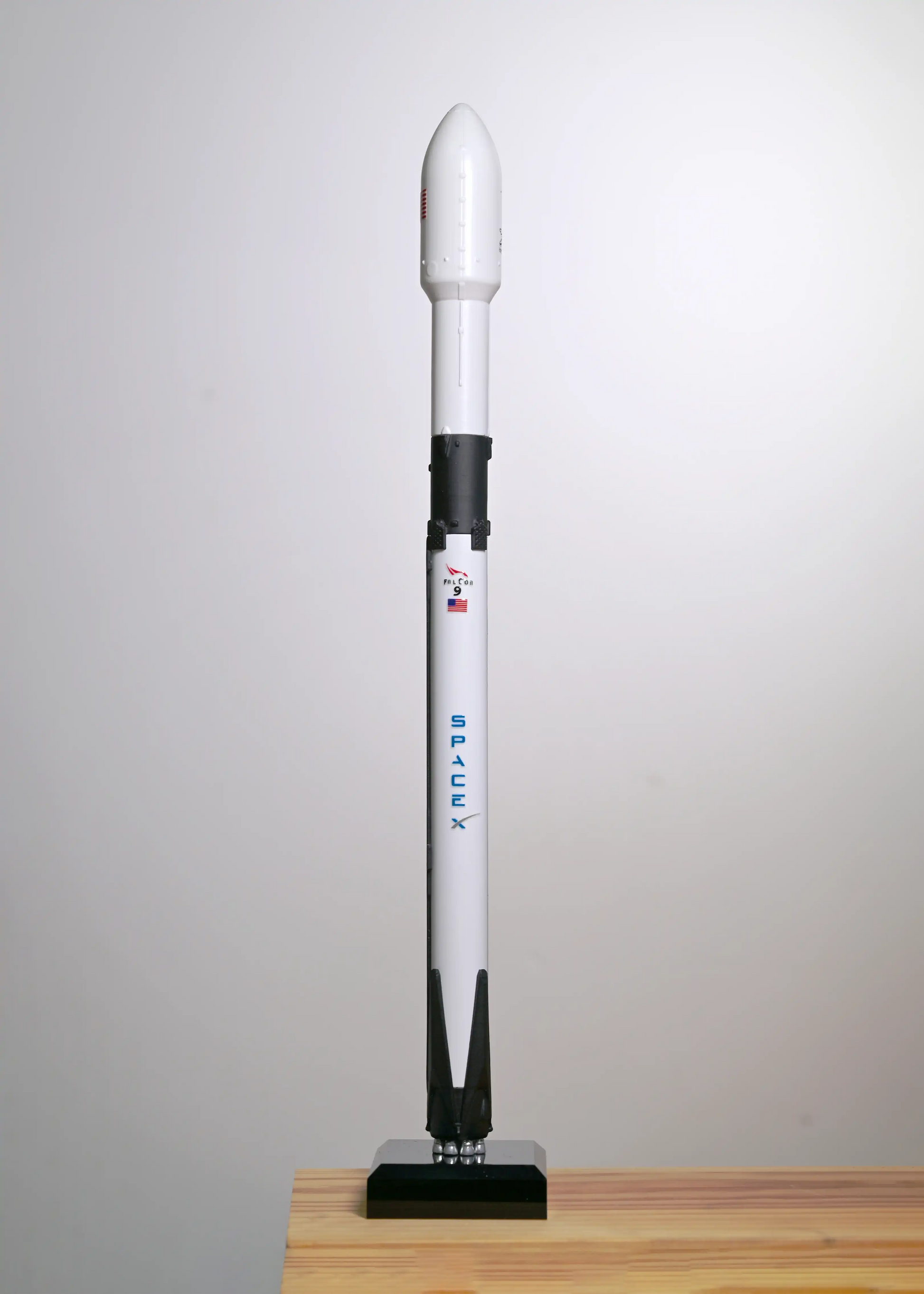 SpaceX Falcon 9 rocket with the Starlink mission, view of the logo